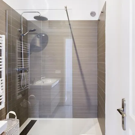 Bourgeois With Sea View Apartamento