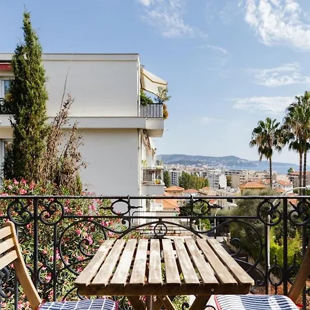 Bourgeois With Sea View Nice