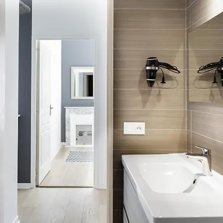 Bourgeois With Sea View *