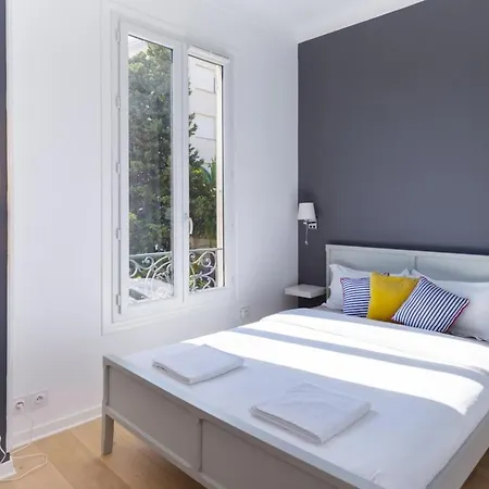 Bourgeois With Sea View Nice